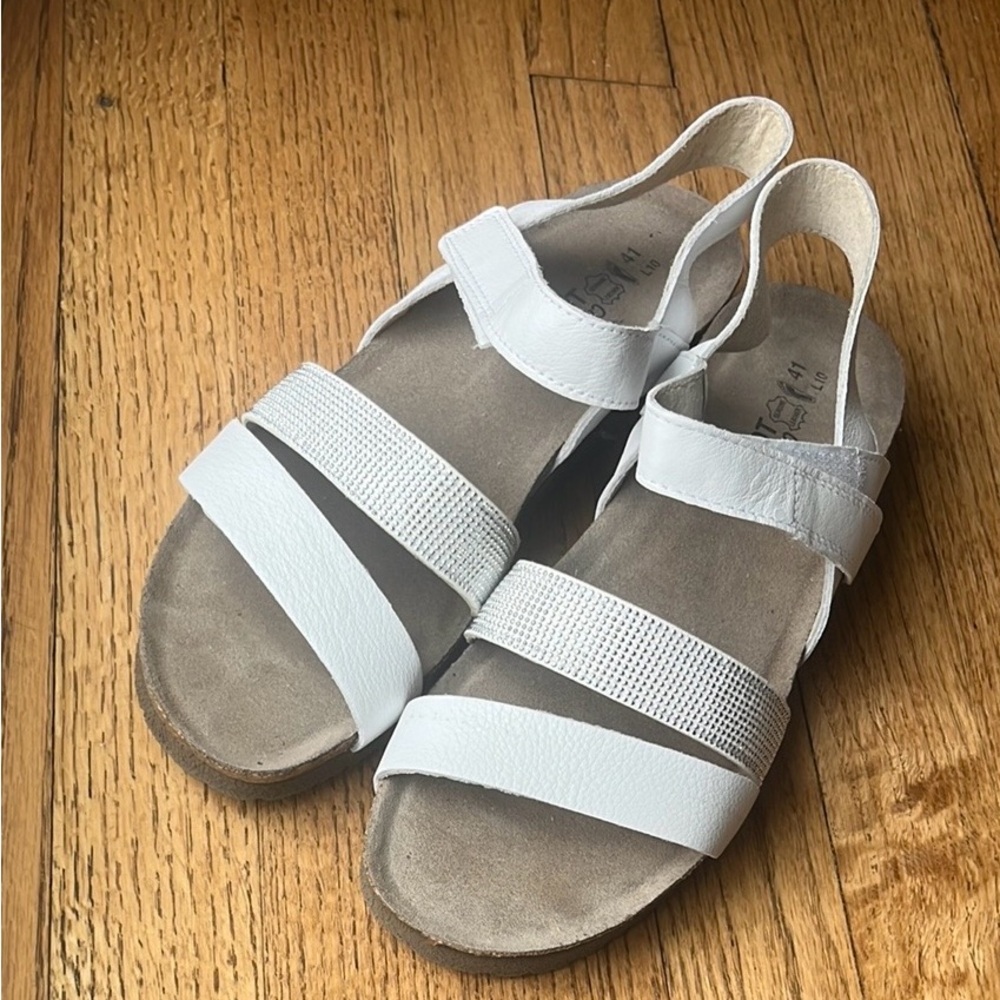Naot White and Silver Comfort Sandals